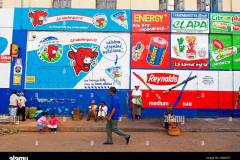 madagascar-antananarivo-tananarive-la-ville-basse-publicite-murale-madagascar-antananarivo-tananarive-low-city-wall-painting-advertising-2H4DH7T